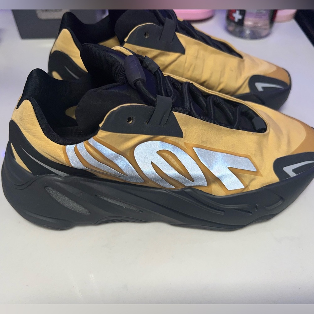 adidas Yeezy Boost 700 MNVN Honey Flux used